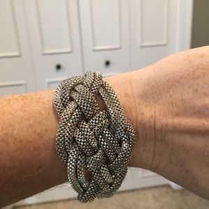 The LIMITED knitted bracelet